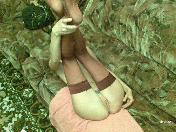 Skinny Slut Gives Blowjob: Amateur Porn Photo