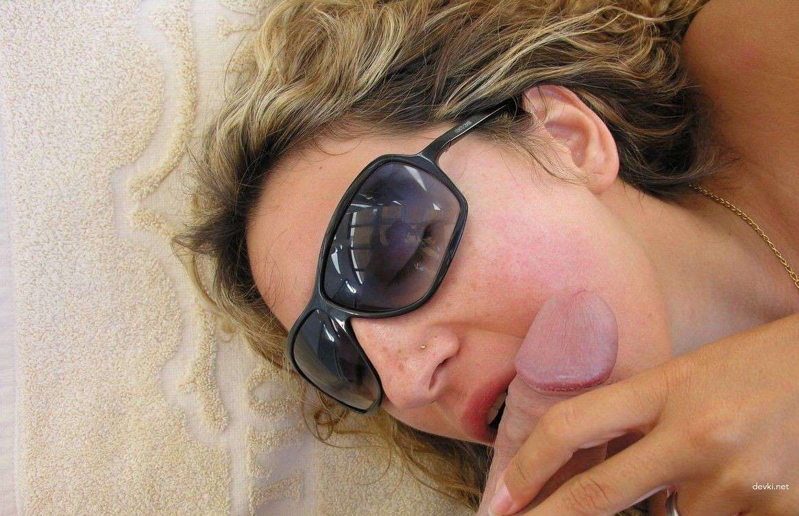 Amateur Slut Shows Pussy and Sucks Cock - Explicit Homemade Porn