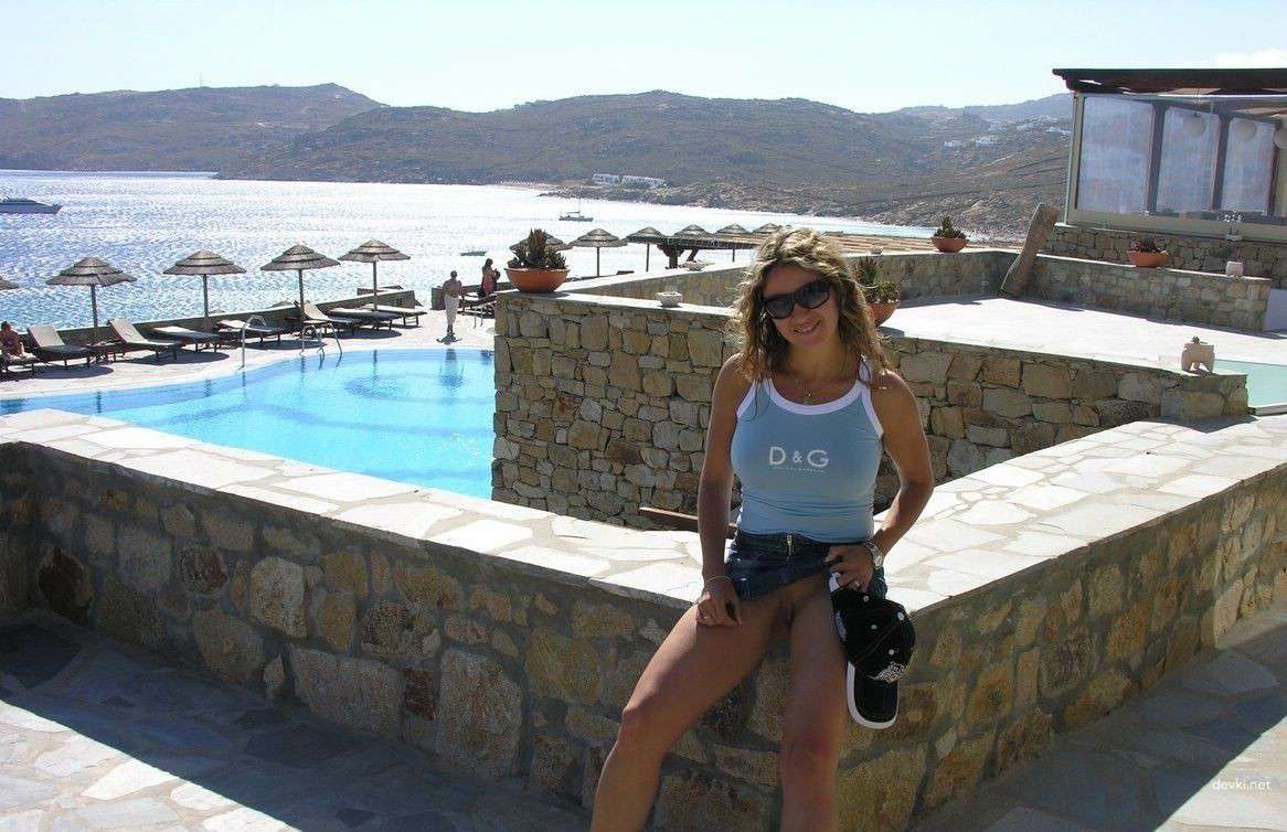 Amateur Slut Shows Pussy and Sucks Cock - Explicit Homemade Porn