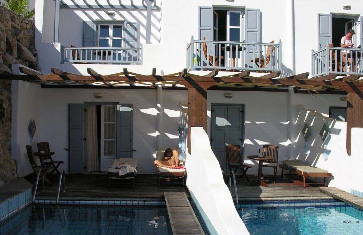 Amateur Slut Shows Pussy and Sucks Cock - Explicit Homemade Porn