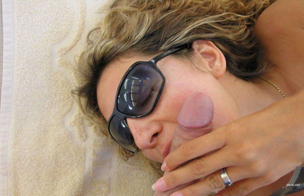 Amateur Slut Shows Pussy and Sucks Cock - Explicit Homemade Porn