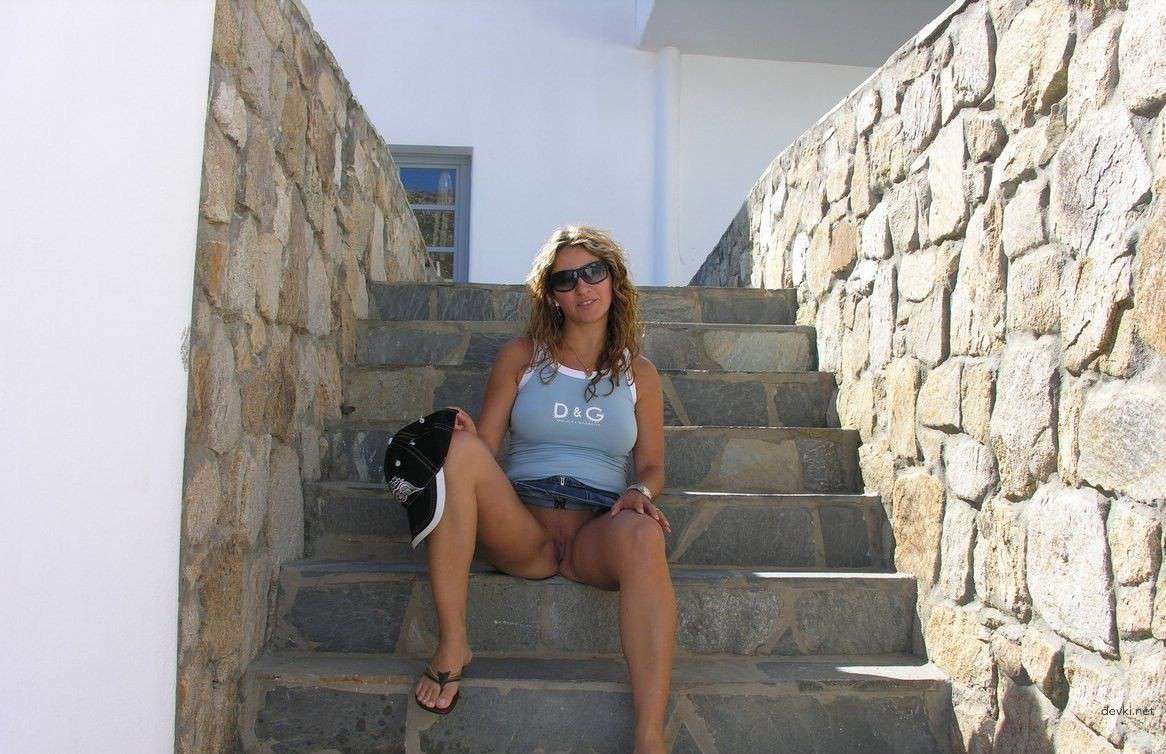 Amateur Slut Shows Pussy and Sucks Cock - Explicit Homemade Porn