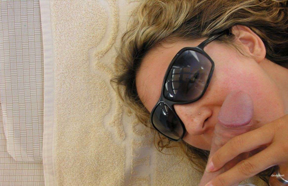 Amateur Slut Shows Pussy and Sucks Cock - Explicit Homemade Porn