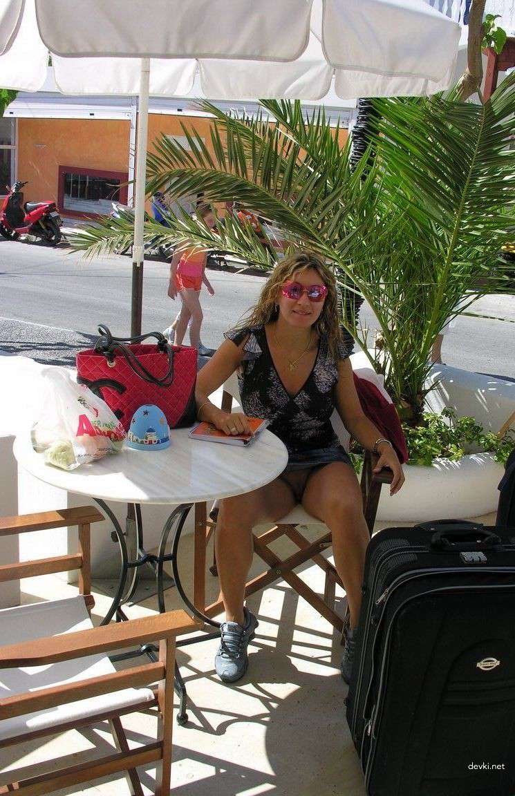 Amateur Slut Shows Pussy and Sucks Cock - Explicit Homemade Porn