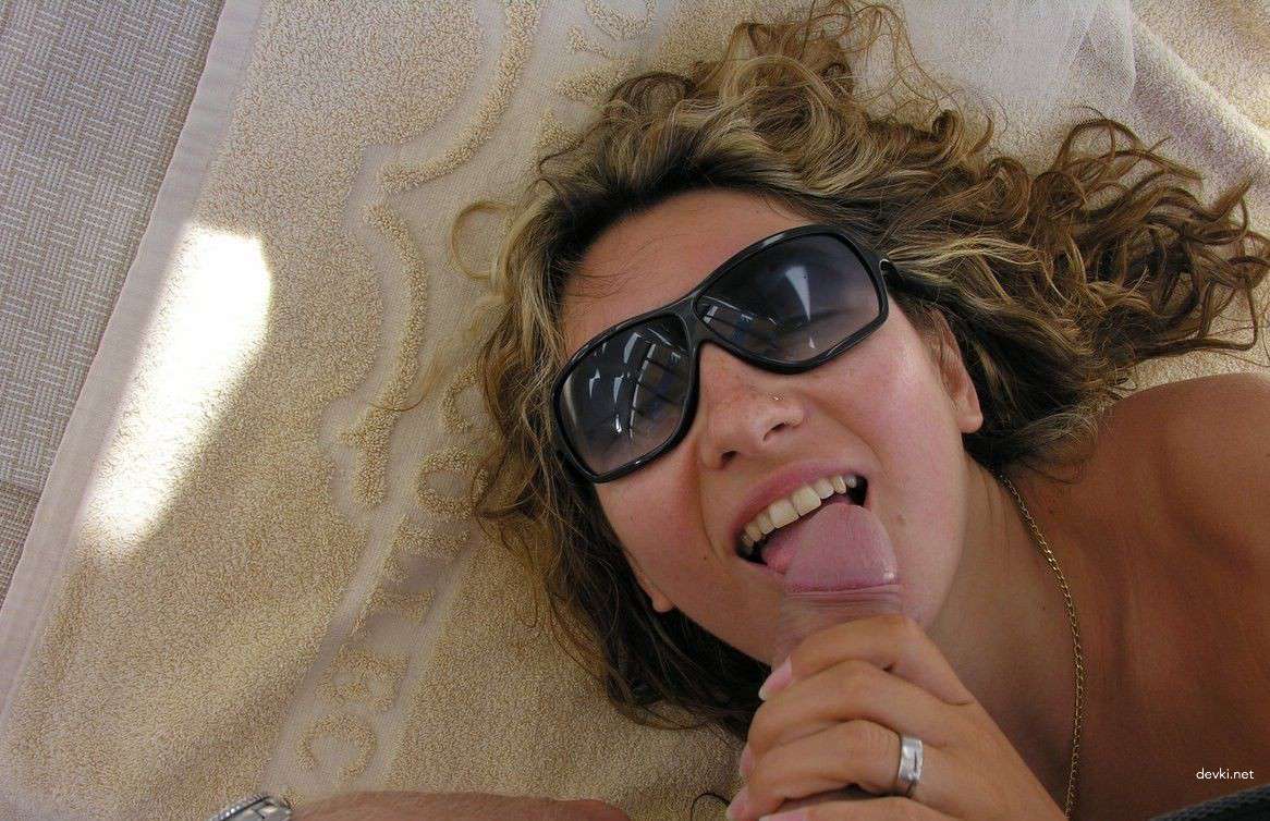 Amateur Slut Shows Pussy and Sucks Cock - Explicit Homemade Porn