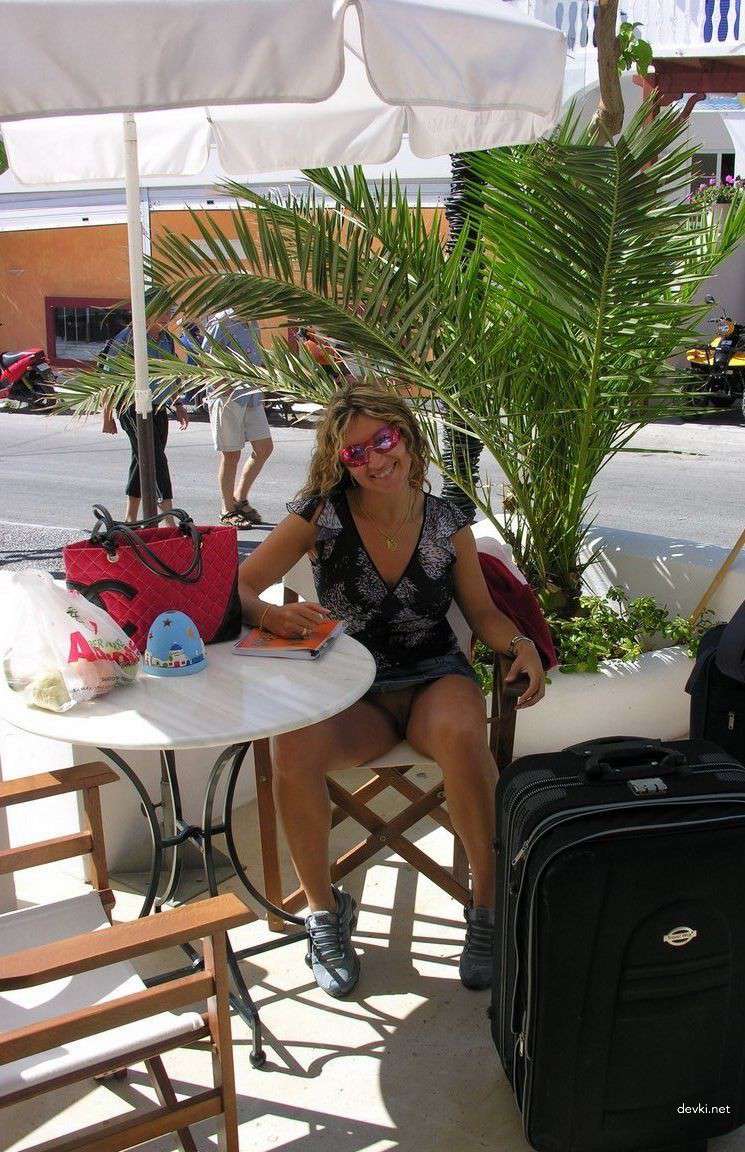 Amateur Slut Shows Pussy and Sucks Cock - Explicit Homemade Porn