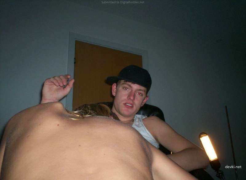 Ravishing Shaved Pussy Fucked Hard - Amateur Porn XXX