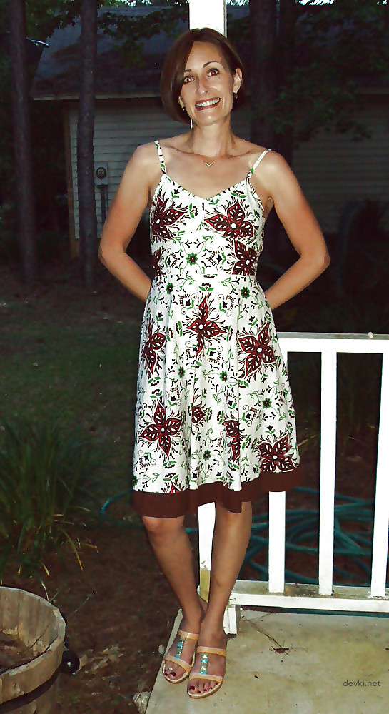 Intense Blowjob Action: Woman Eagerly Sucking Dick