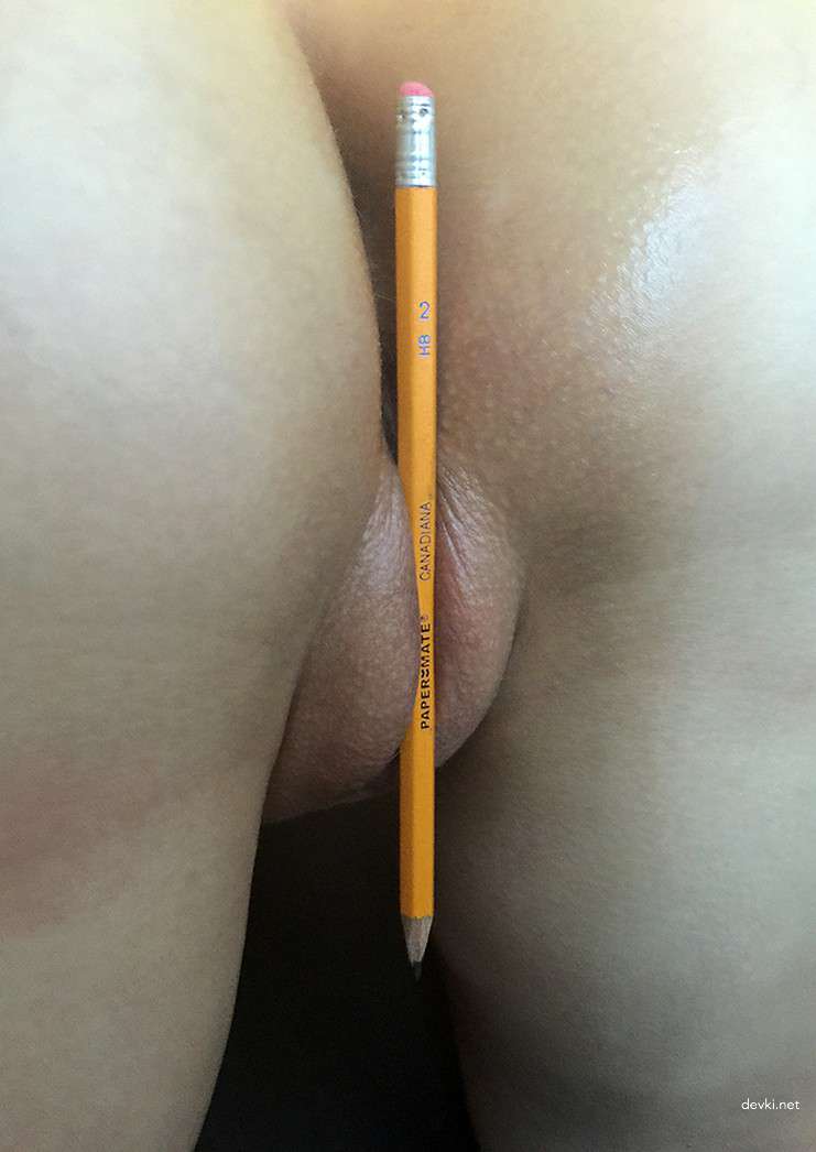 Explicit Nude Pussy of Young Girl - Amateur Porn Photo