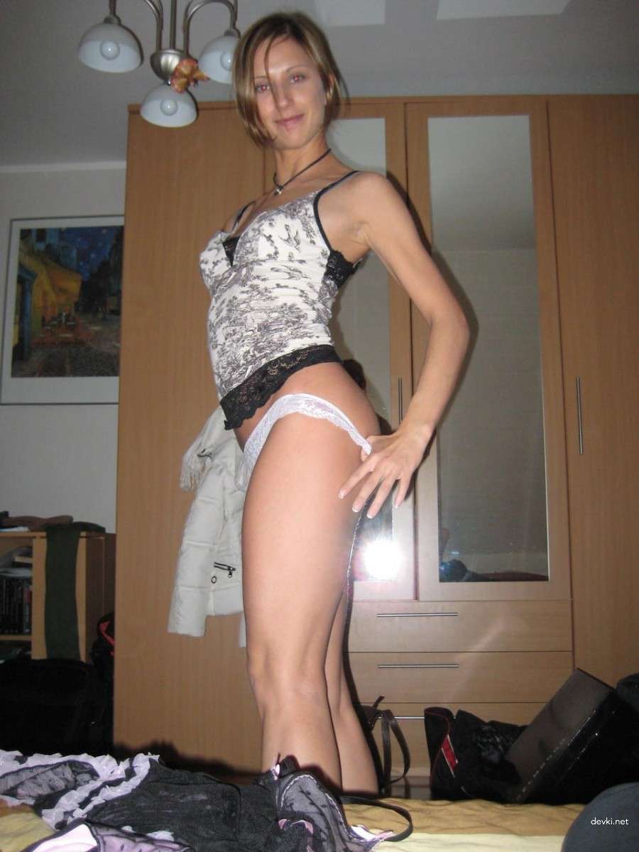 Slim Teen Amateur Porn Pics - Explicit Private Erotic Photos