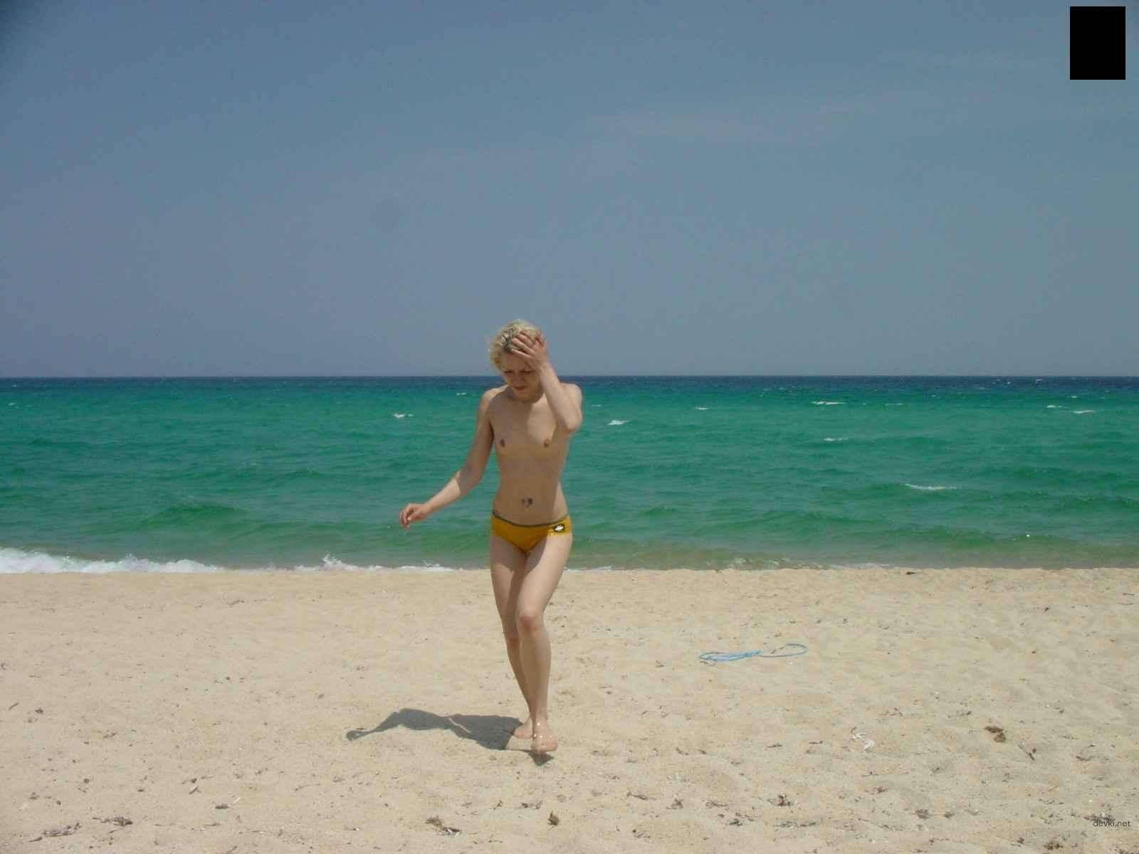 Hot Amateur Wife with Small Tits in Explicit Sex Photos