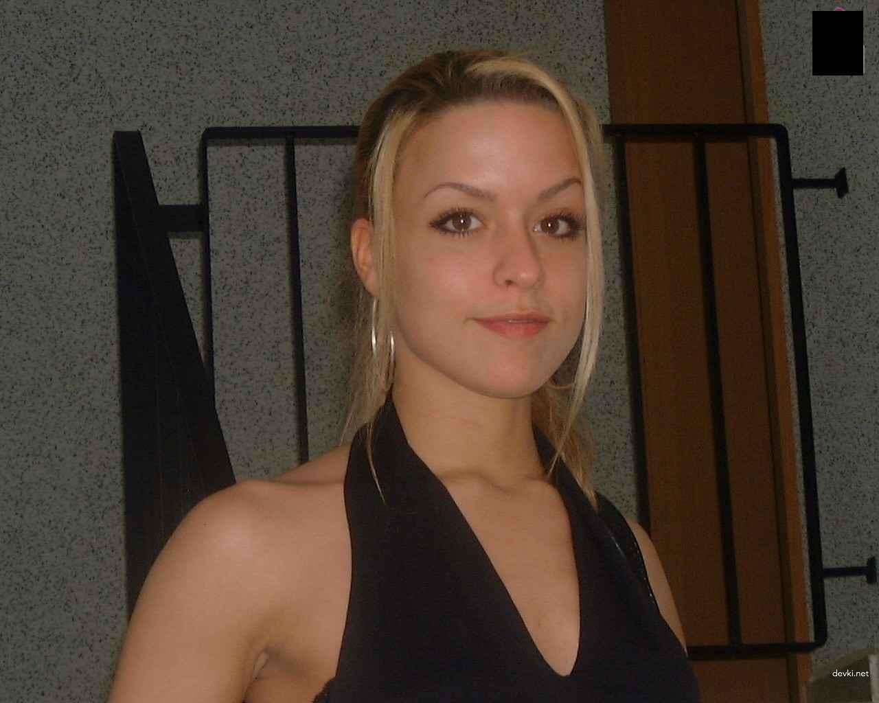 Hot Amateur Wife with Small Tits in Explicit Sex Photos