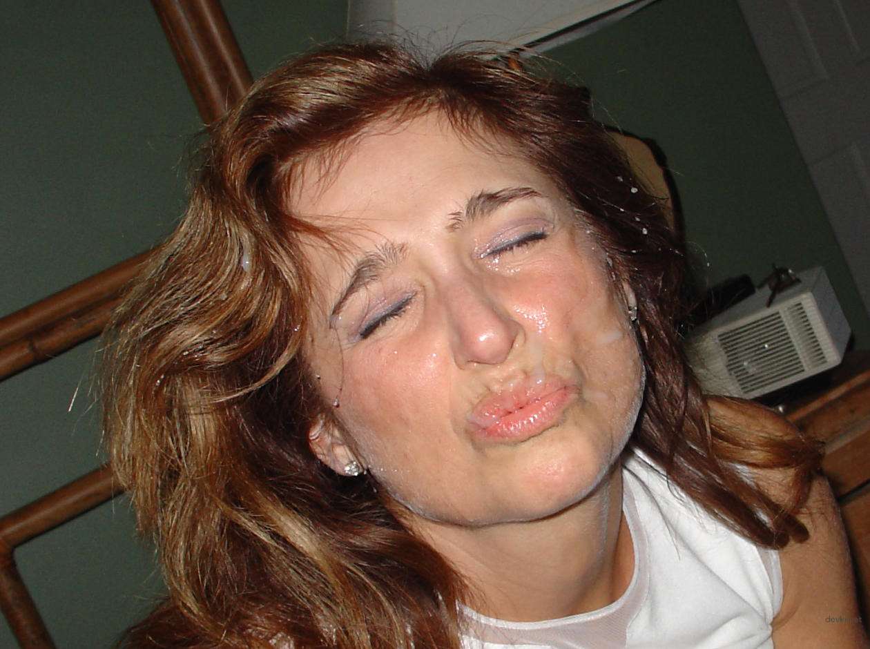 Amateur Slut's Explicit Homemade Porn - Unfiltered XXX Photos