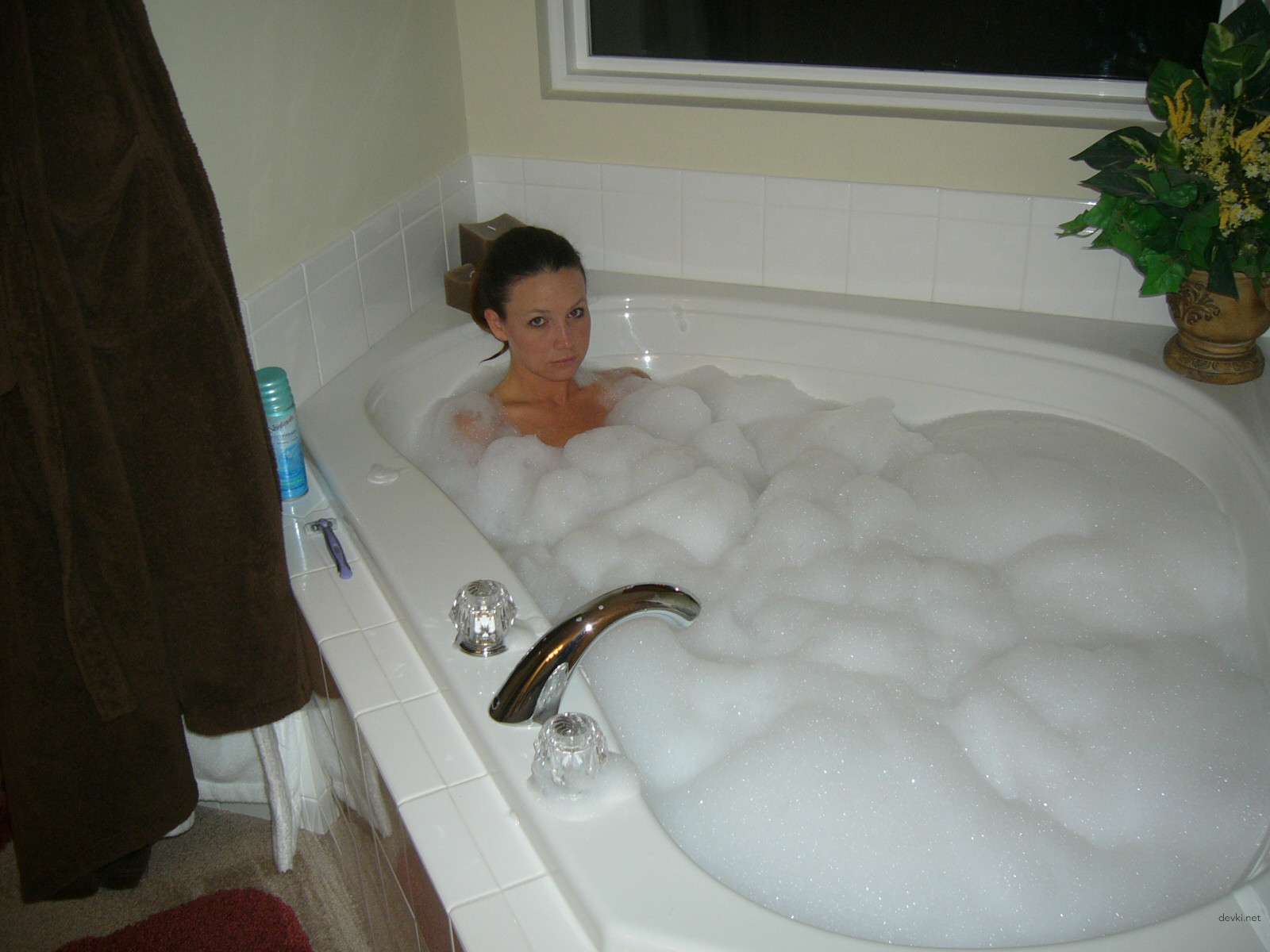 Teen Loves Taking Cum on Her Face: Explicit Amateur Porn Pics