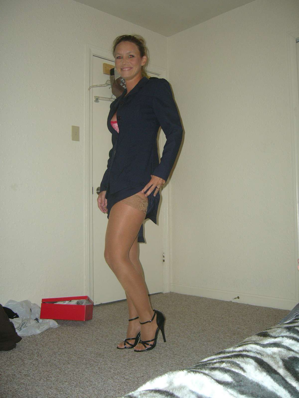 Teen Loves Taking Cum on Her Face: Explicit Amateur Porn Pics