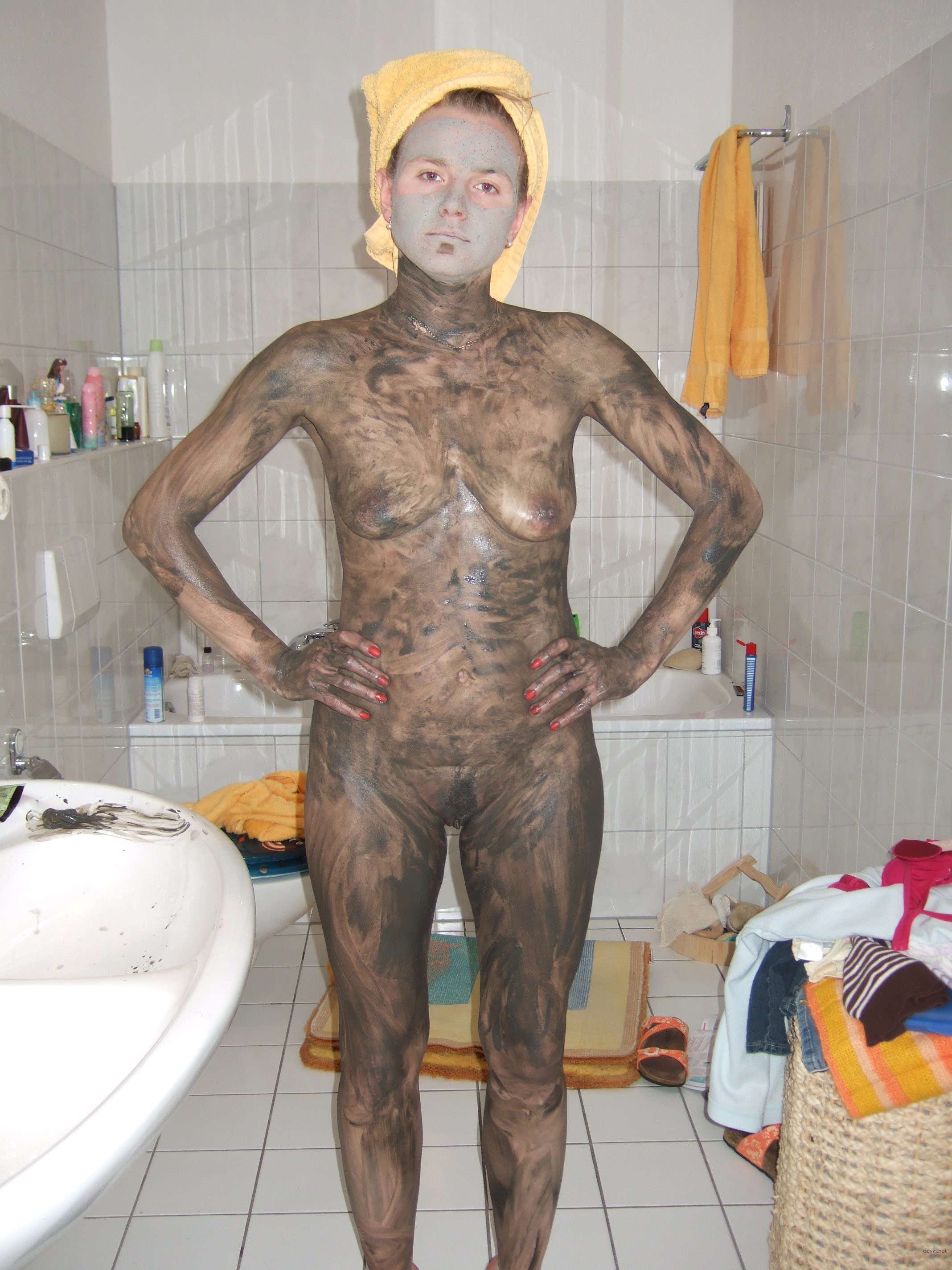 Wife Exposes Pussy and Sucks Cock - Explicit Amateur Porn Photo