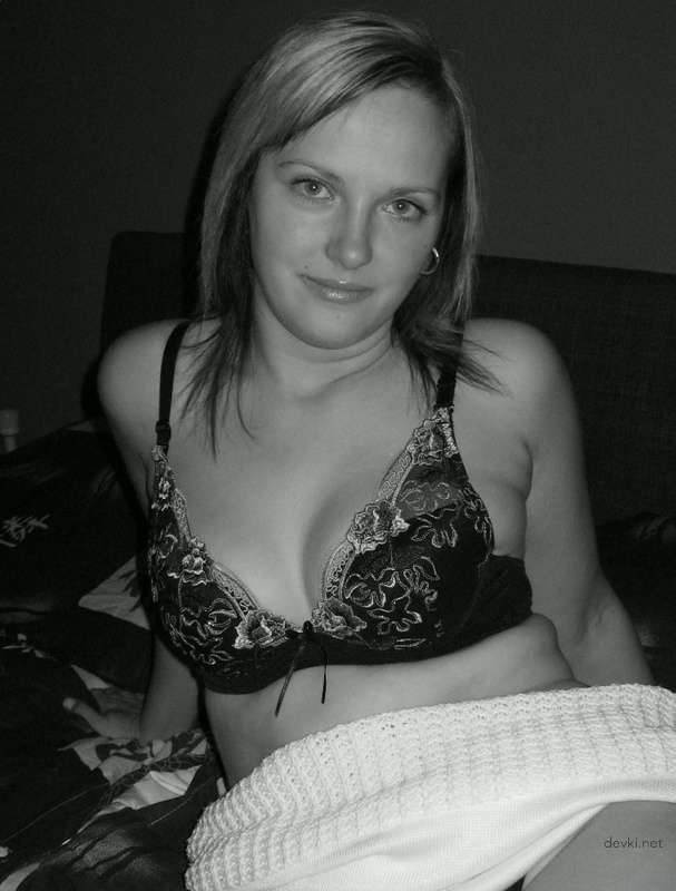 Explicit Amateur Porn: Hot Pink Pussy Sex