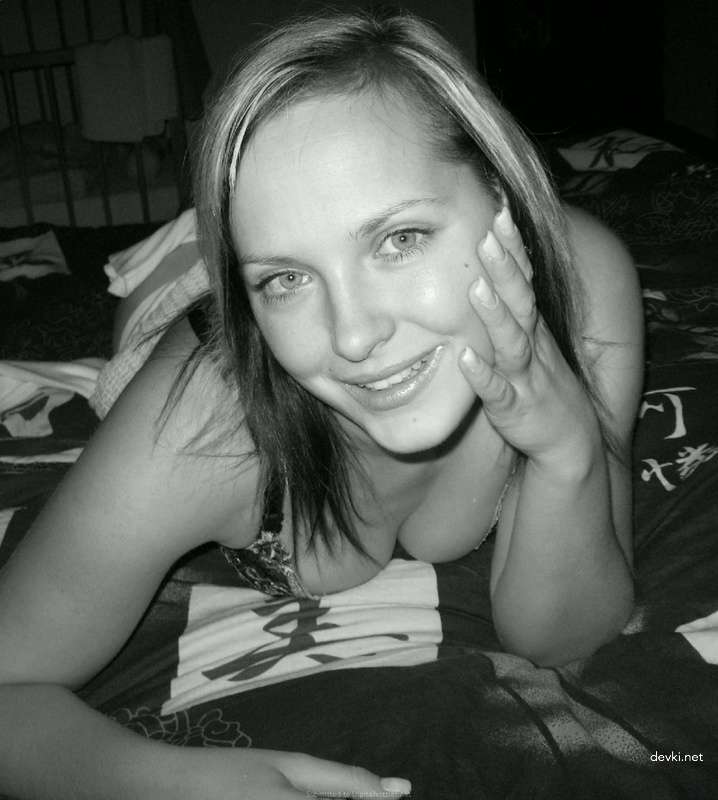 Explicit Amateur Porn: Hot Pink Pussy Sex