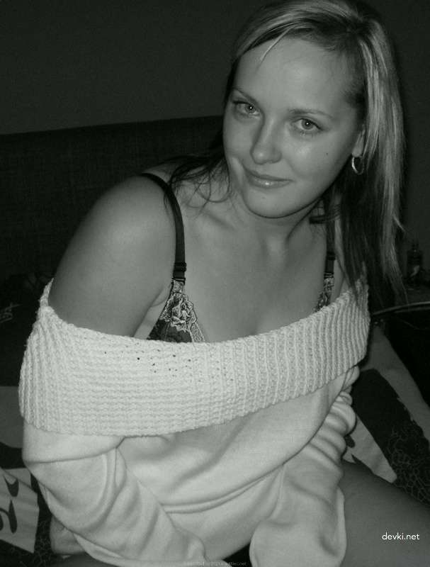 Explicit Amateur Porn: Hot Pink Pussy Sex