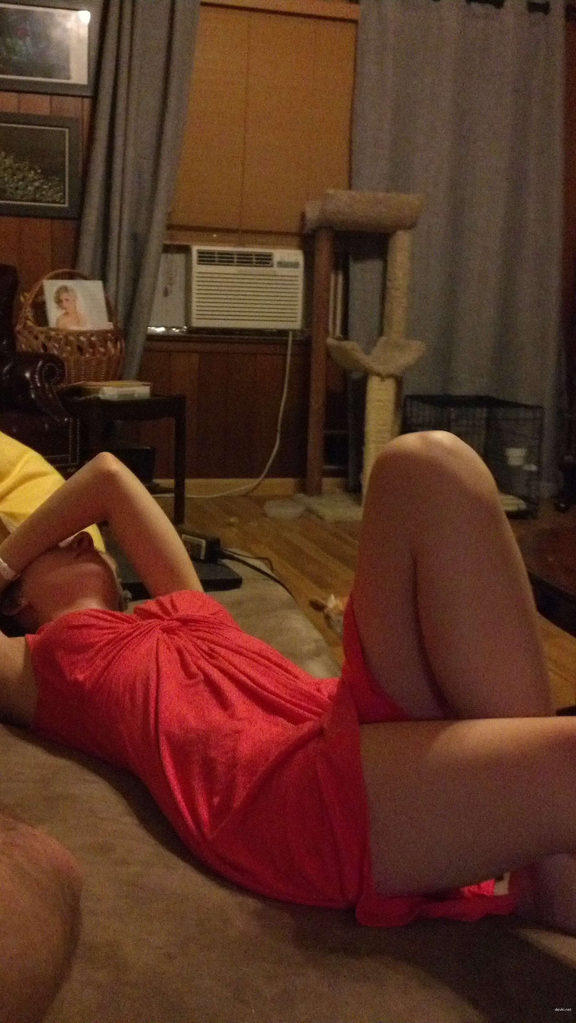 Hot Topless Girl with Amazing Body - Private Amateur Photo