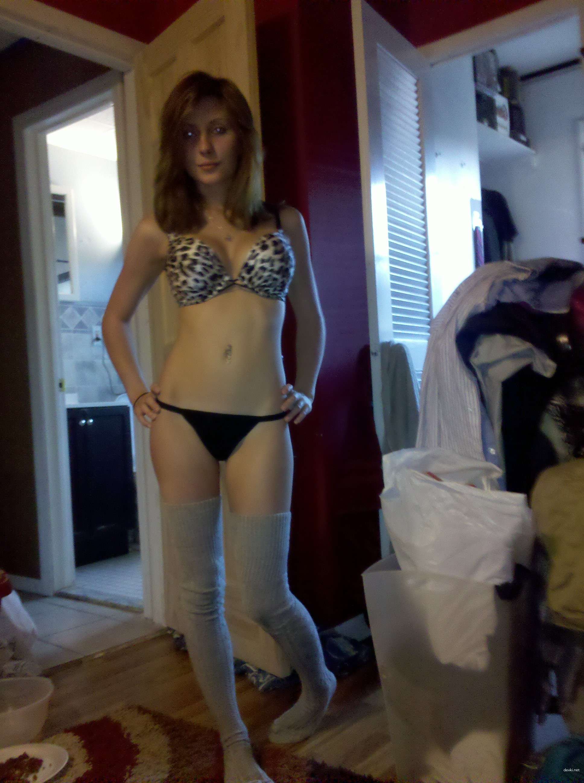 Hot Topless Girl with Amazing Body - Private Amateur Photo