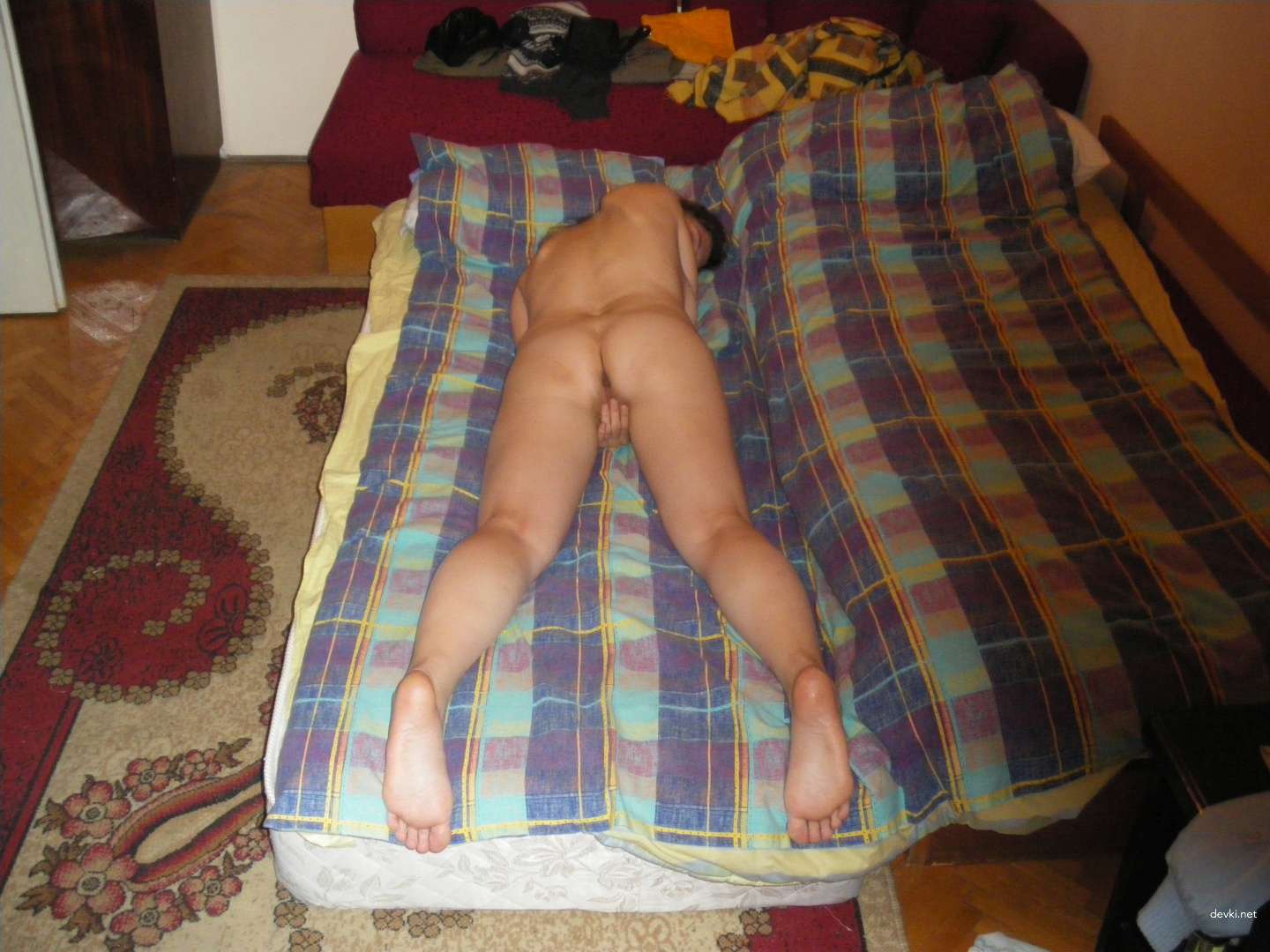 Naked Moscow Girl: Explicit Amateur Photoshoot