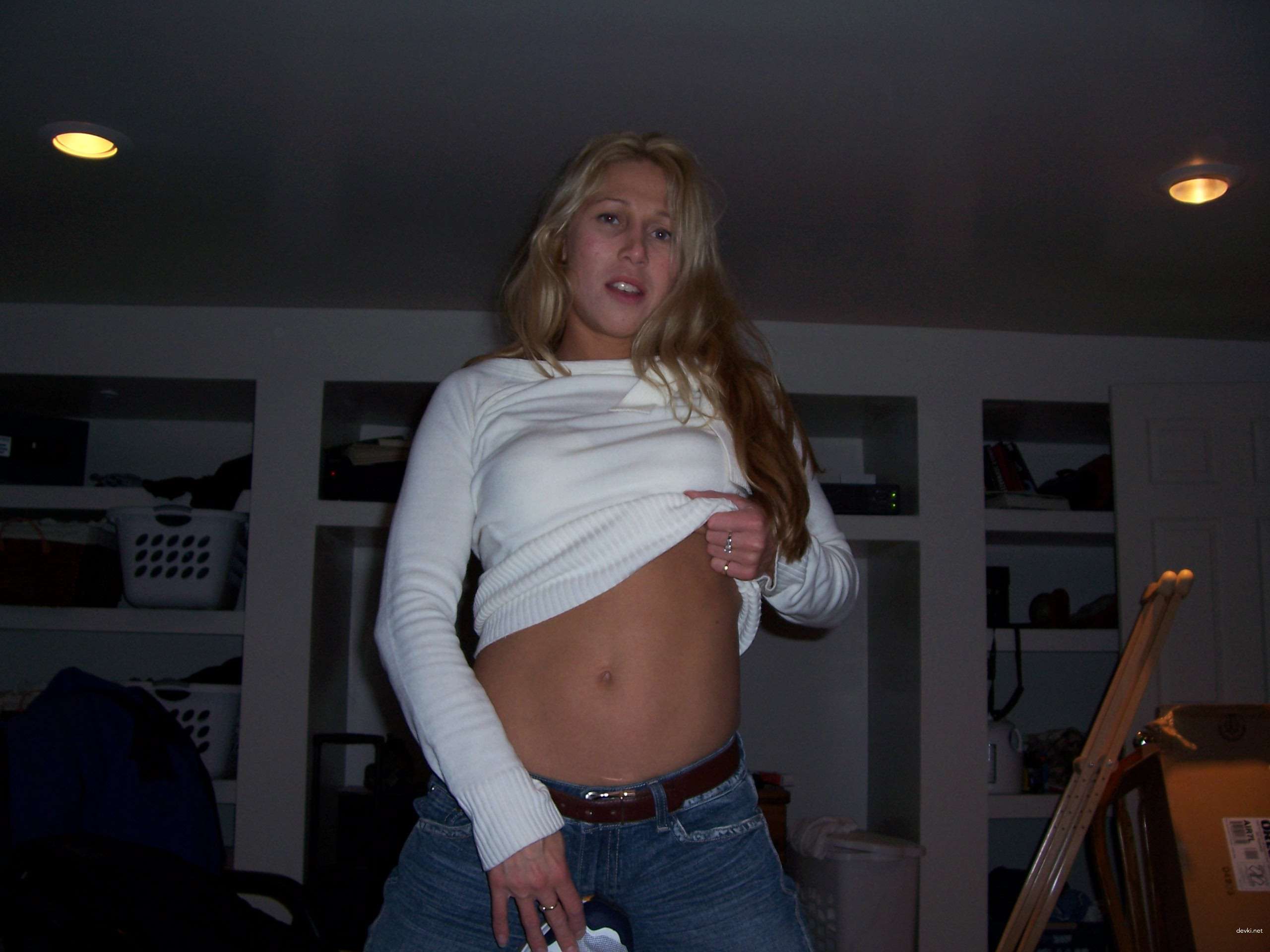 Amateur Topless Babe Poses Seductively - Explicit Photo
