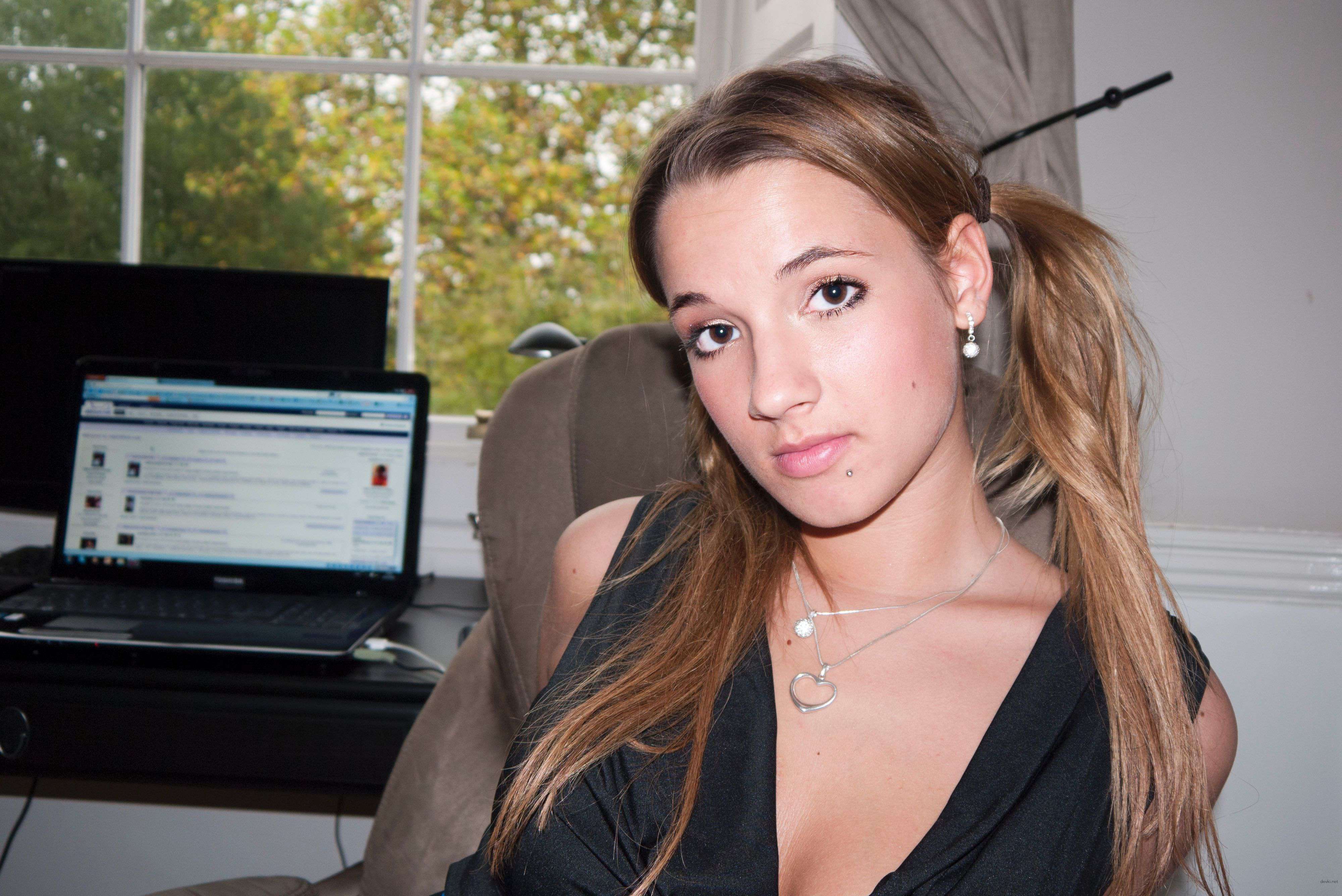 Amateur Sex Pics: Private Photos of Horny Girlfriends Exposed!