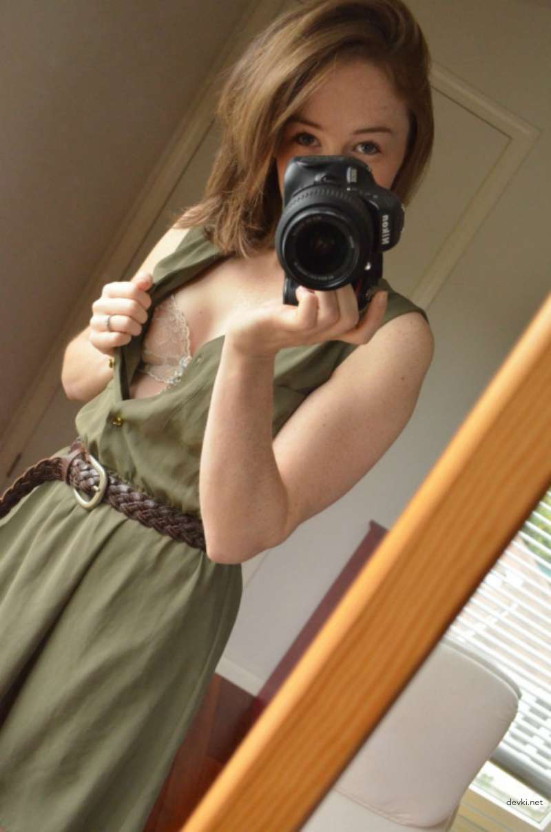 Explicit Selfie: Naked Girl Taking Nude Photos - Amateur Erotic Photography