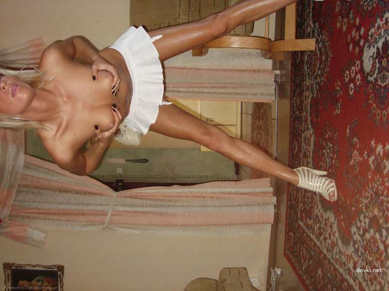 Amateur Blowjob on Camera: Explicit Oral Sex Photos