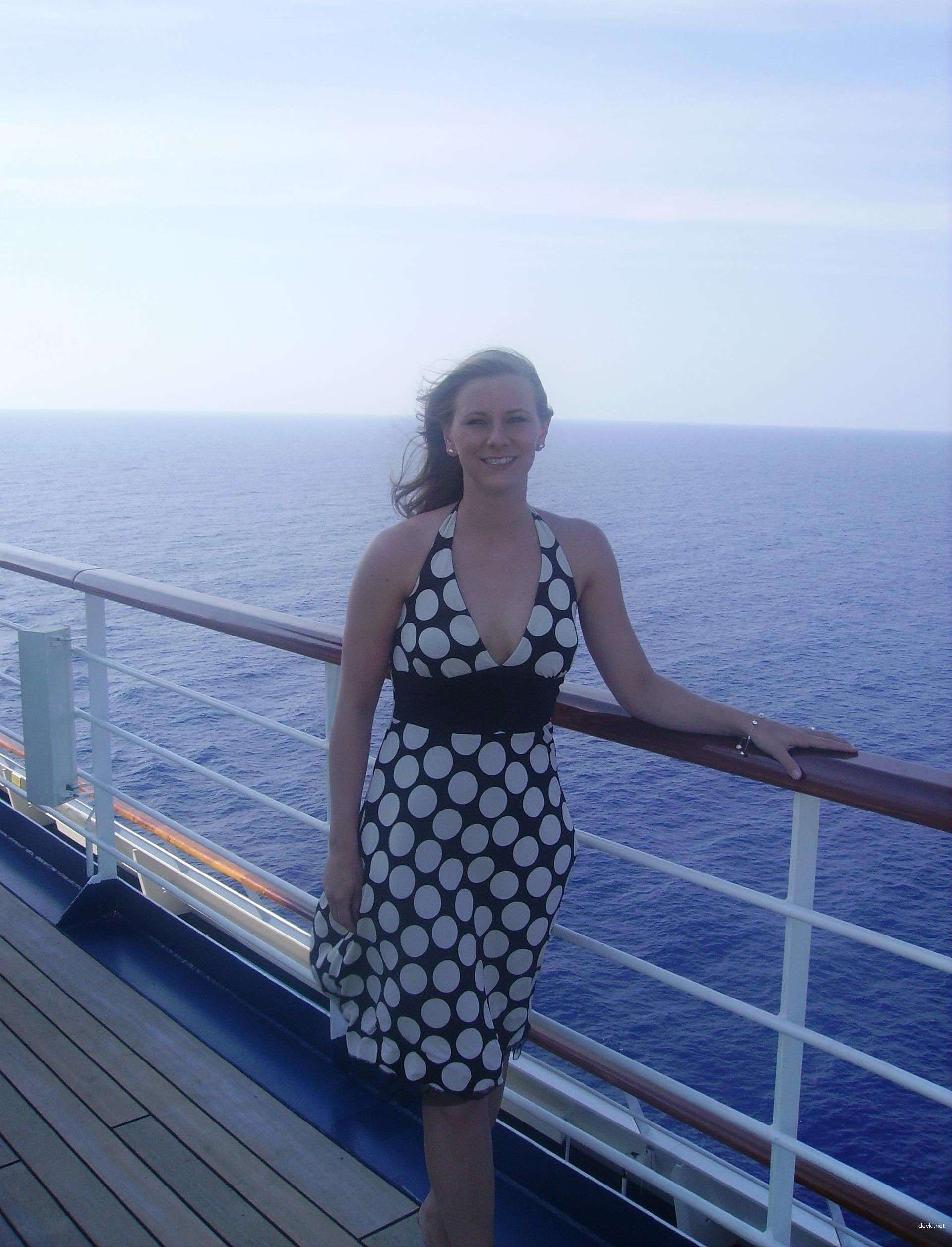 Girl Shows Blowjob Skills and Gets Fucked - Amateur Porn Pics