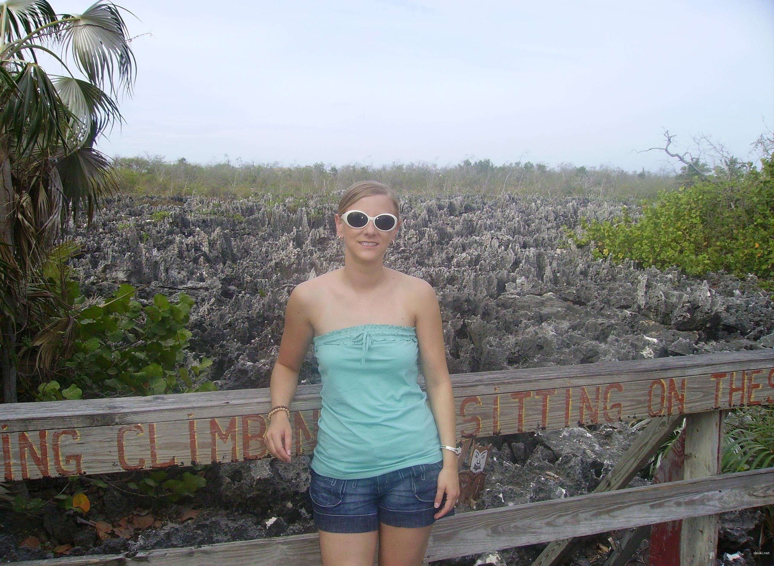 Girl Shows Blowjob Skills and Gets Fucked - Amateur Porn Pics