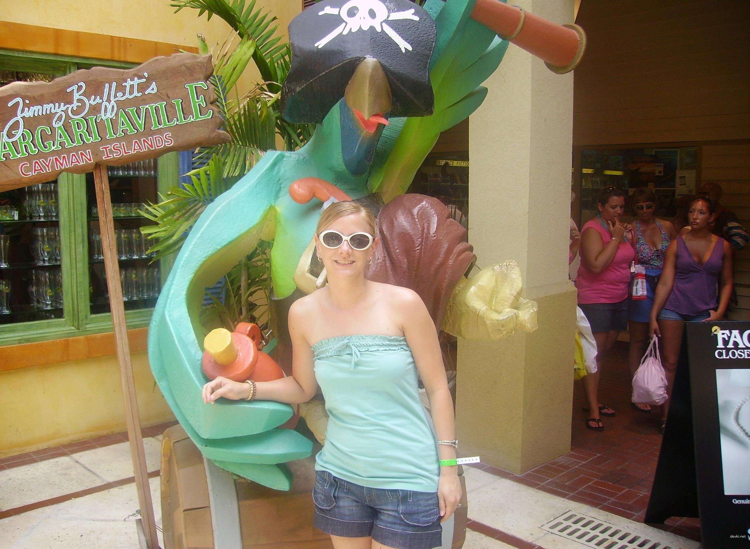 Girl Shows Blowjob Skills and Gets Fucked - Amateur Porn Pics