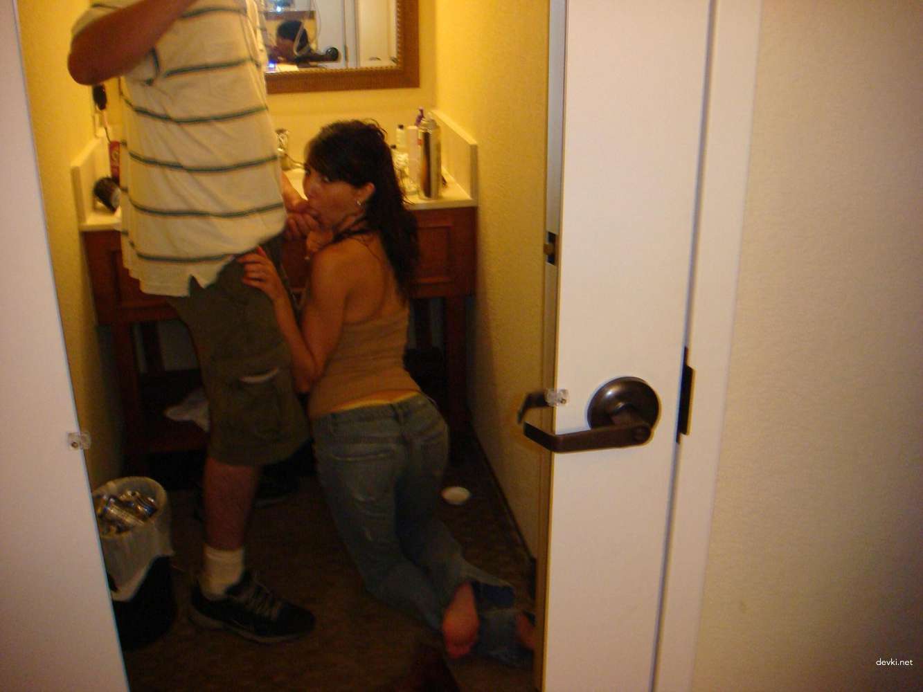 Amateur Girl Nude Posing and Blowjob in Private Porn Photos