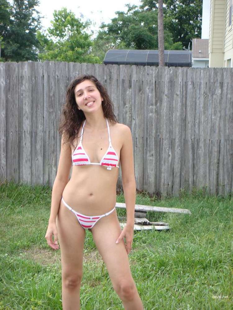 Amateur Girl Nude Posing and Blowjob in Private Porn Photos