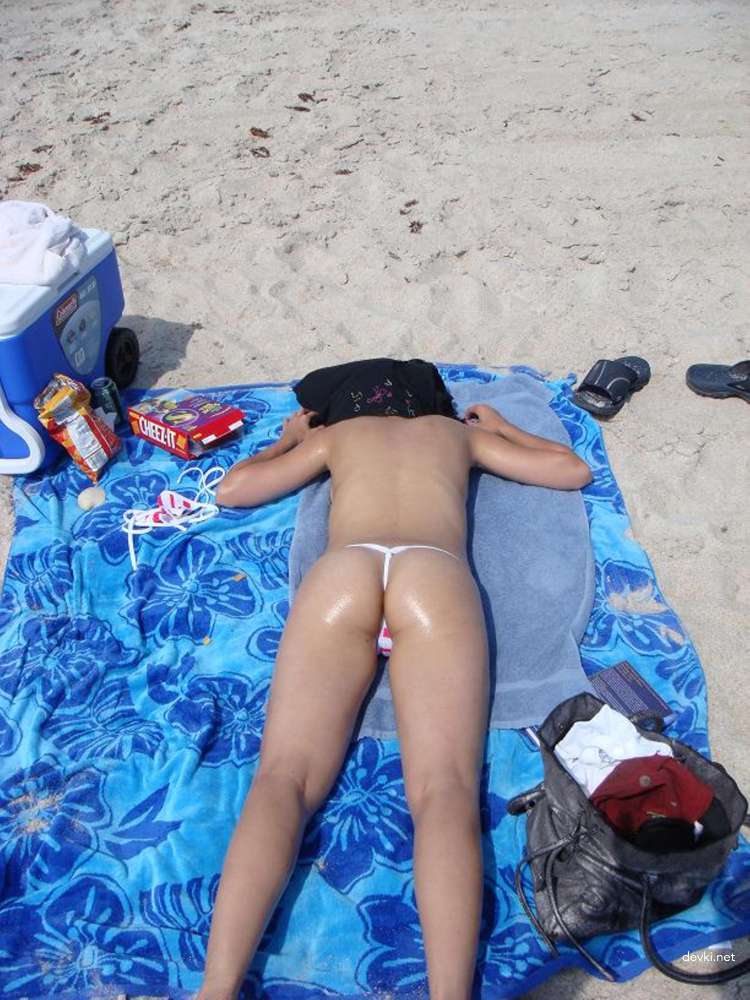 Amateur Girl Nude Posing and Blowjob in Private Porn Photos