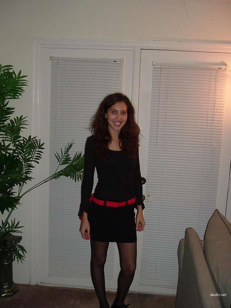 Amateur Girl Nude Posing and Blowjob in Private Porn Photos