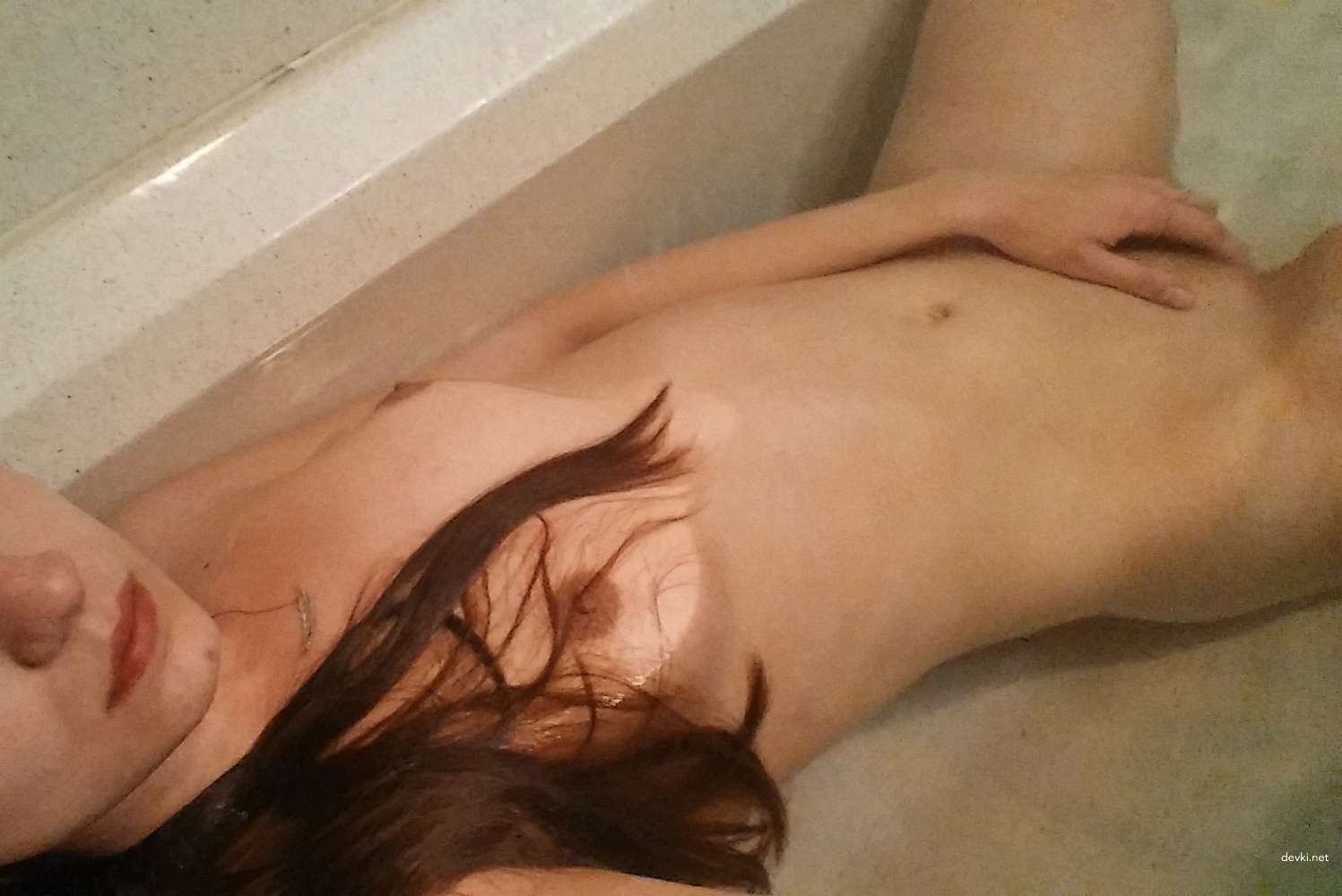 Amateur Anal Solo: Hot Girl Fucks Herself Gently in Ass - Explicit Porn Photos