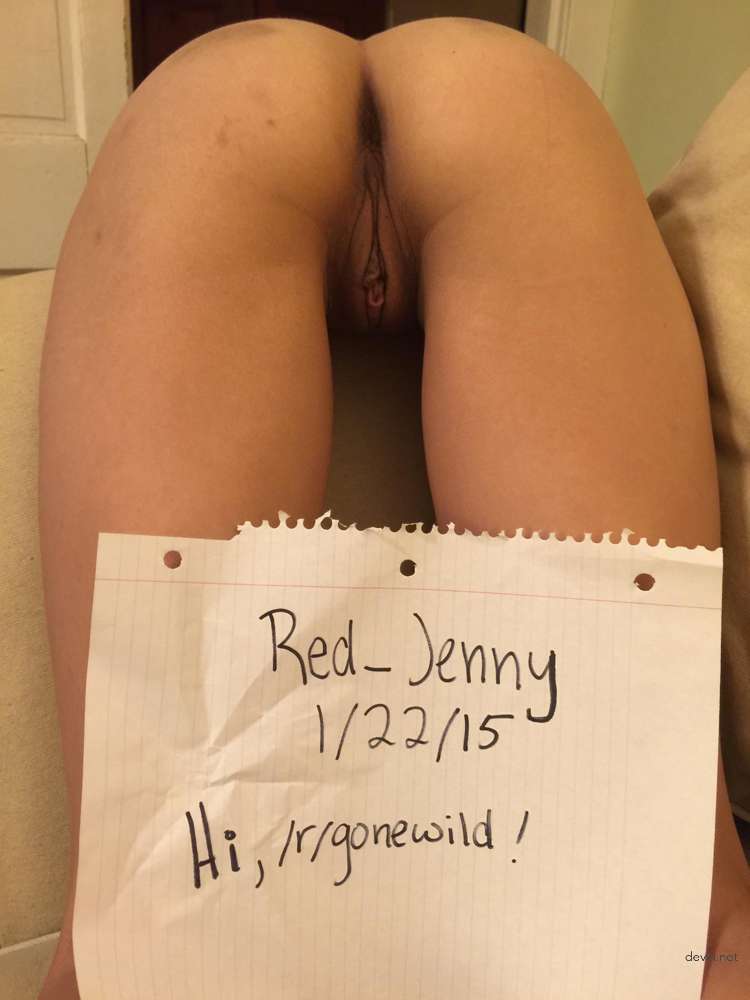 Amateur Anal Solo: Hot Girl Fucks Herself Gently in Ass - Explicit Porn Photos