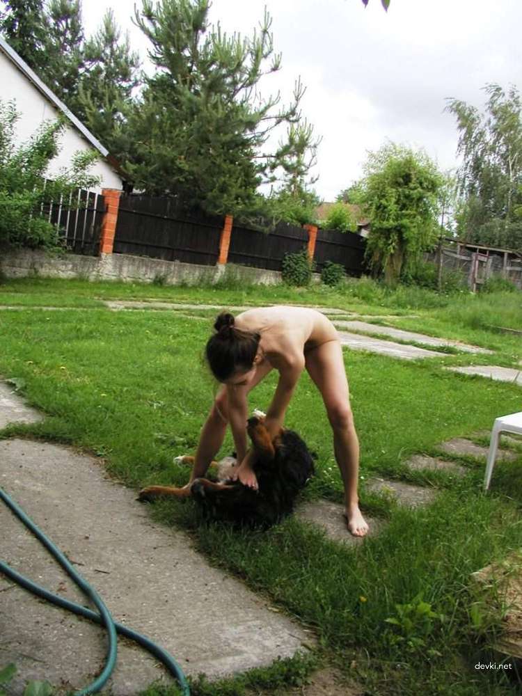 Explicit Amateur Porn: Woman Naked Playing with Dog and Having Sex