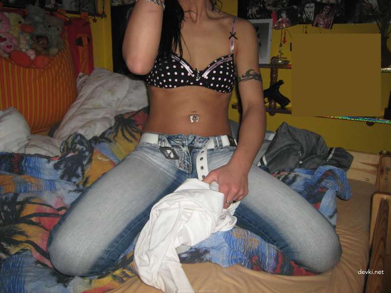 Inked Slut Fucks on Camera: Explicit Amateur Porn Photo