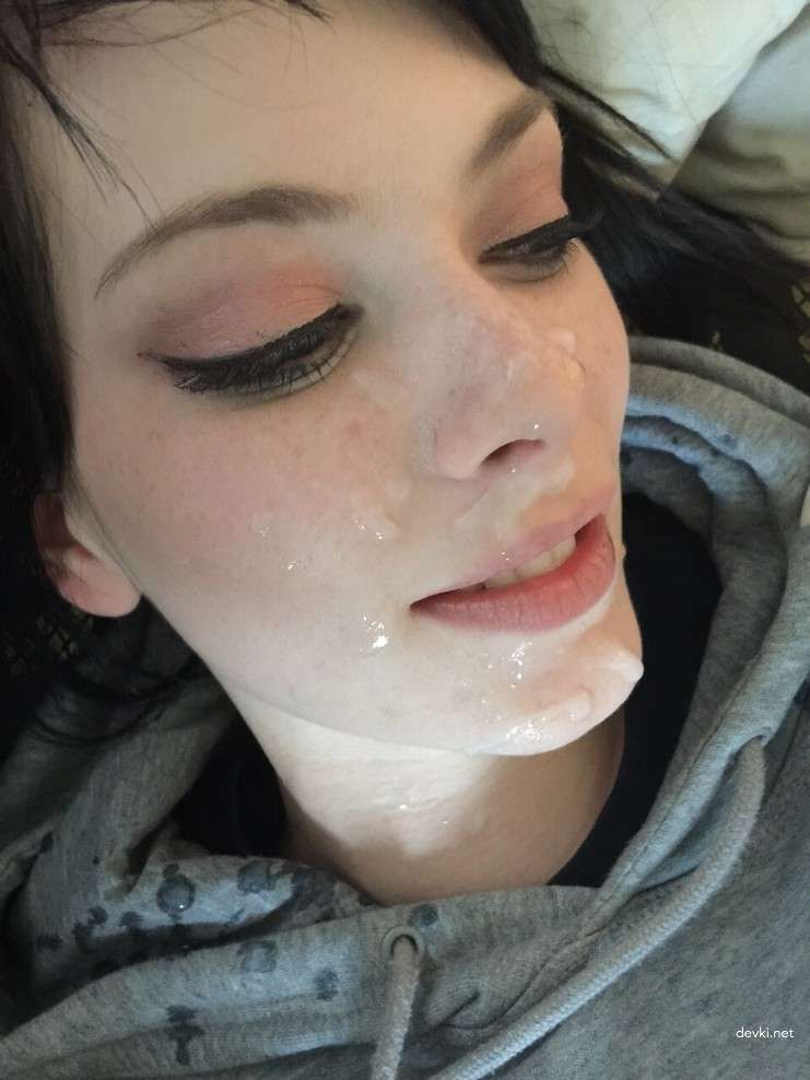 Hot Girls Take Cumshots on Their Faces: Amateur Porn Pics