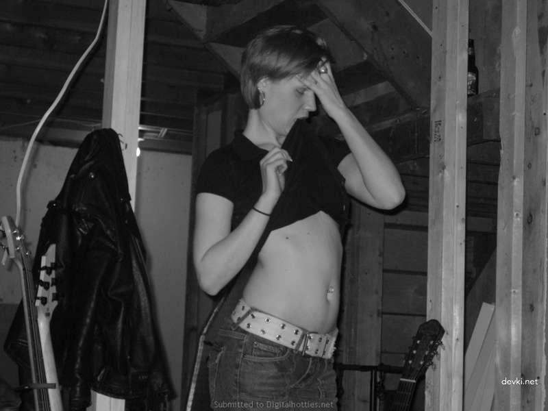 Hardcore Amateur Fuck on the Attic - Explicit Homemade Porn