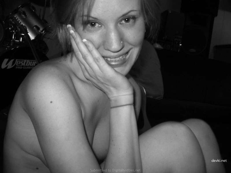 Hardcore Amateur Fuck on the Attic - Explicit Homemade Porn