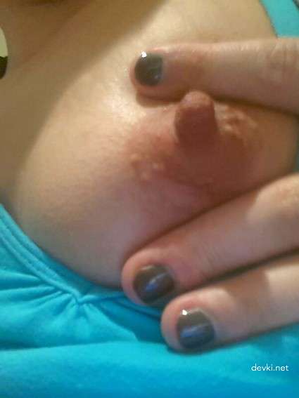 Amateur Babe Masturbates Pussy at Home - Explicit Solo Porn Photo