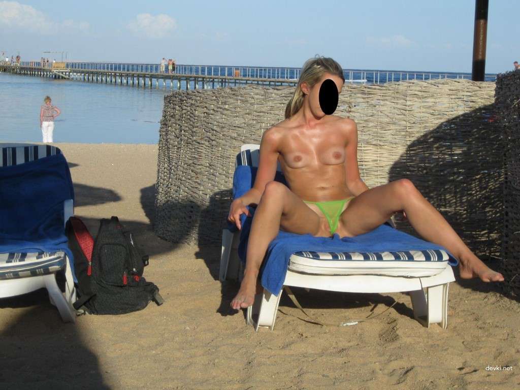 Amateur Girl's Fisting Obsession: Intense Homemade Porn Photo