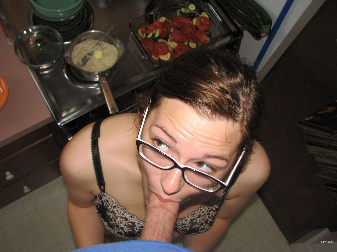 Extreme Amateur Wives Porn: Wild and Explicit Photos of Horny Housewives