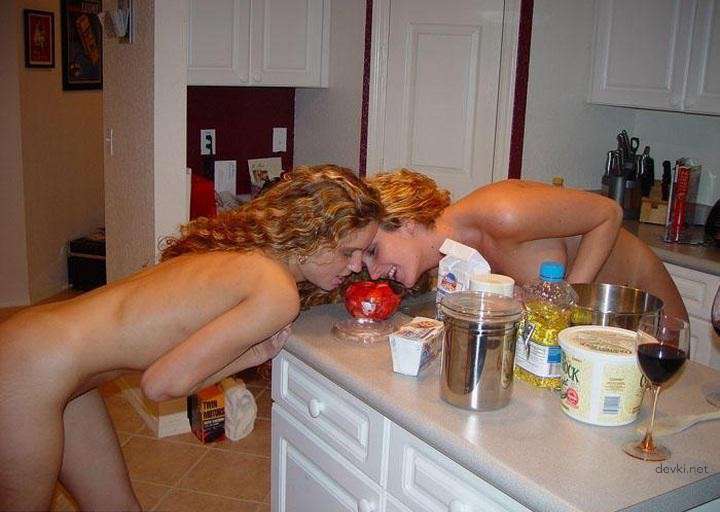 Extreme Amateur Wives Porn: Wild and Explicit Photos of Horny Housewives