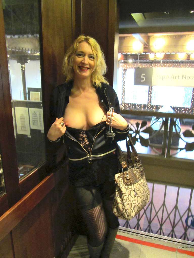 Hot Amateur Wife Private Porn Pics - Explicit Homemade Photos