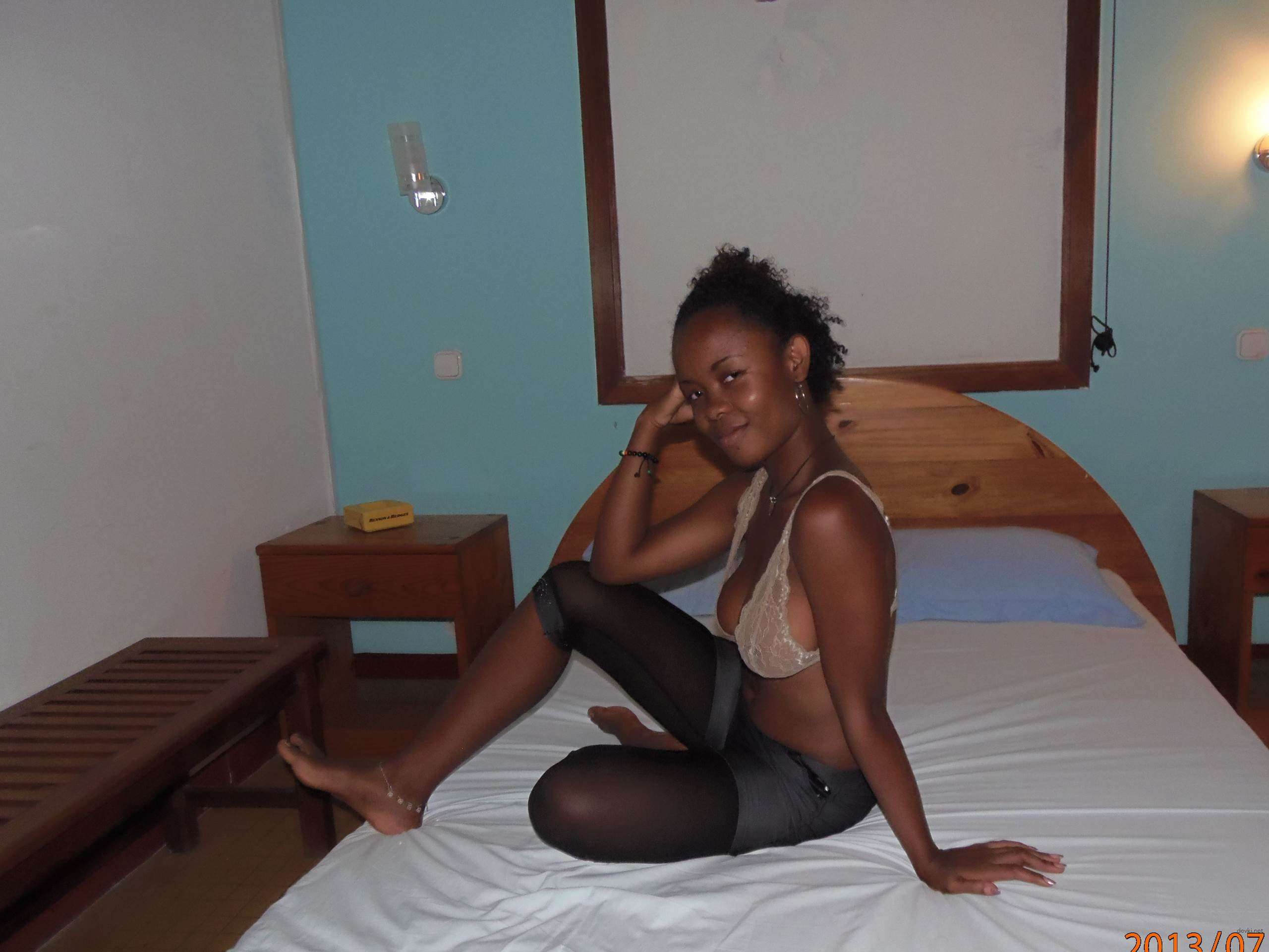 Black Chick Amateur Porn: Explicit Interracial Sex Photos